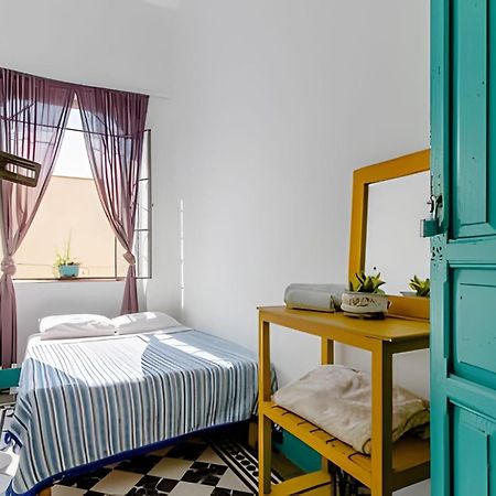 1 Guadalajara Corazon Del Centro Historico Hospedate En Una Casa Antigua En Una Habitacion Sencilla Con Areas Comunes Y Banos Compartidas المظهر الخارجي الصورة