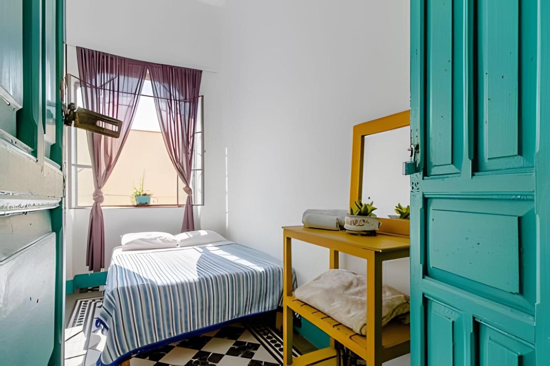 1 Guadalajara Corazon Del Centro Historico Hospedate En Una Casa Antigua En Una Habitacion Sencilla Con Areas Comunes Y Banos Compartidas المظهر الخارجي الصورة
