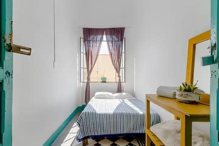 1 Guadalajara Corazon Del Centro Historico Hospedate En Una Casa Antigua En Una Habitacion Sencilla Con Areas Comunes Y Banos Compartidas المظهر الخارجي الصورة