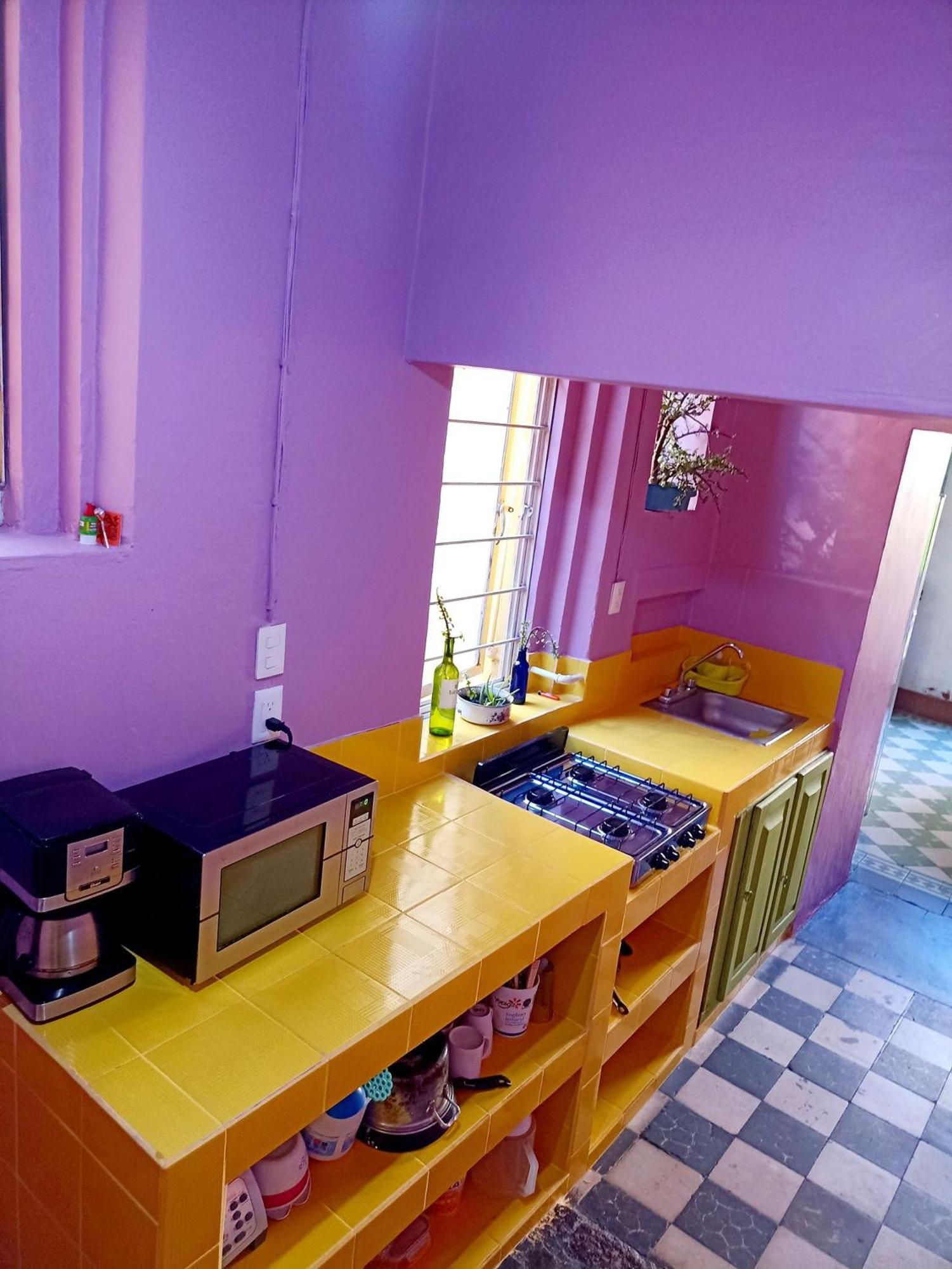 1 Guadalajara Corazon Del Centro Historico Hospedate En Una Casa Antigua En Una Habitacion Sencilla Con Areas Comunes Y Banos Compartidas المظهر الخارجي الصورة